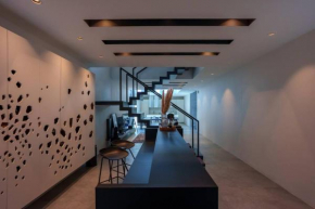 Georgetown Minimalist Elegance 4BR 8Pax